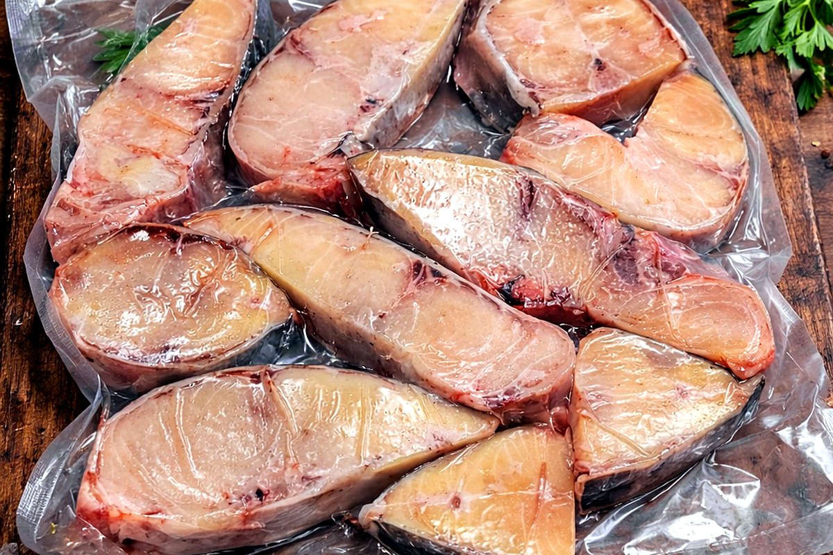Postas de pescado envasadas al vacío